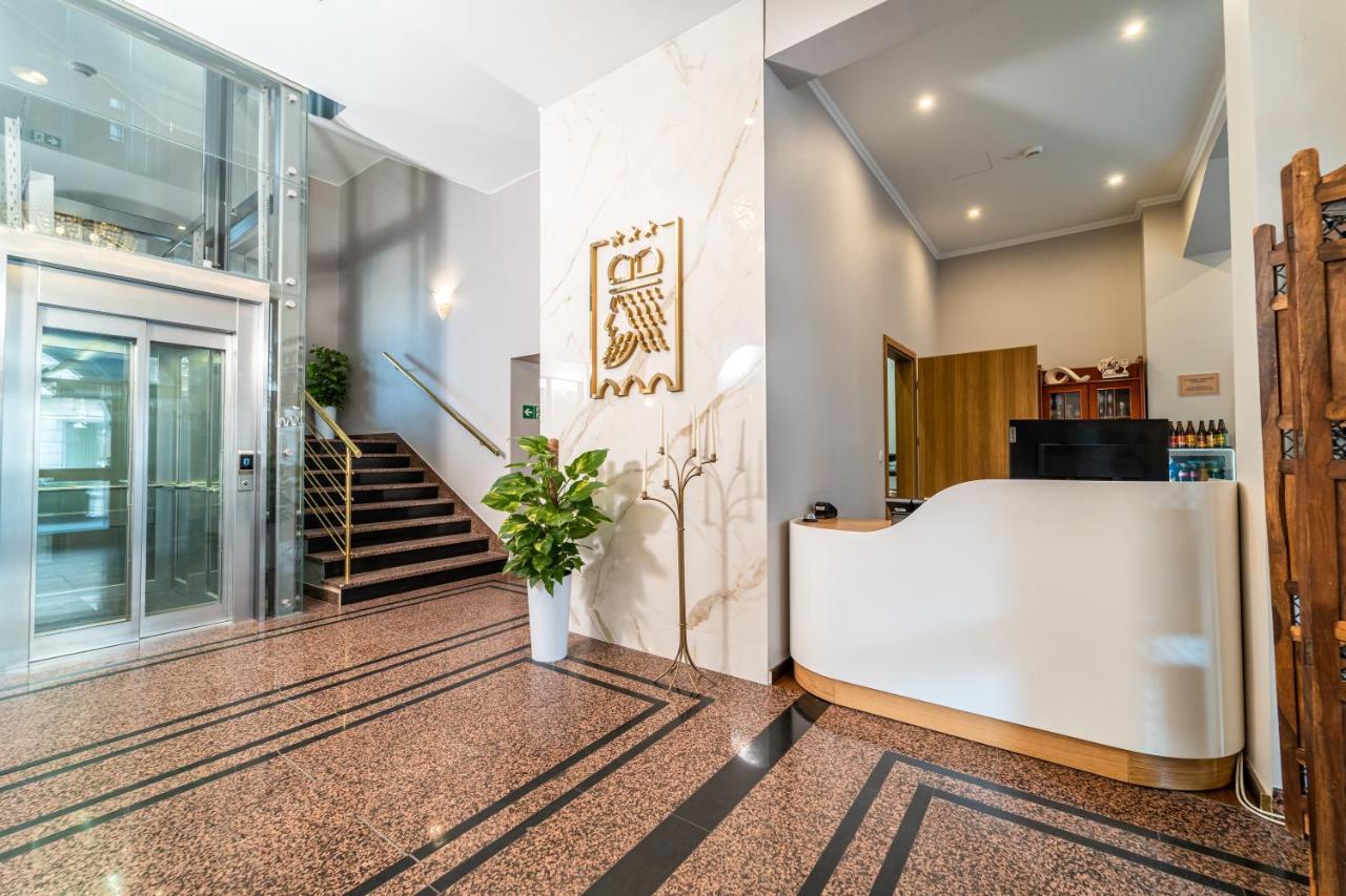אופולה Hotel Piast מראה חיצוני תמונה