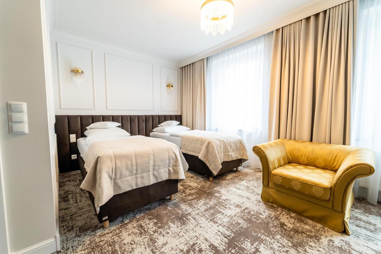 אופולה Hotel Piast מראה חיצוני תמונה