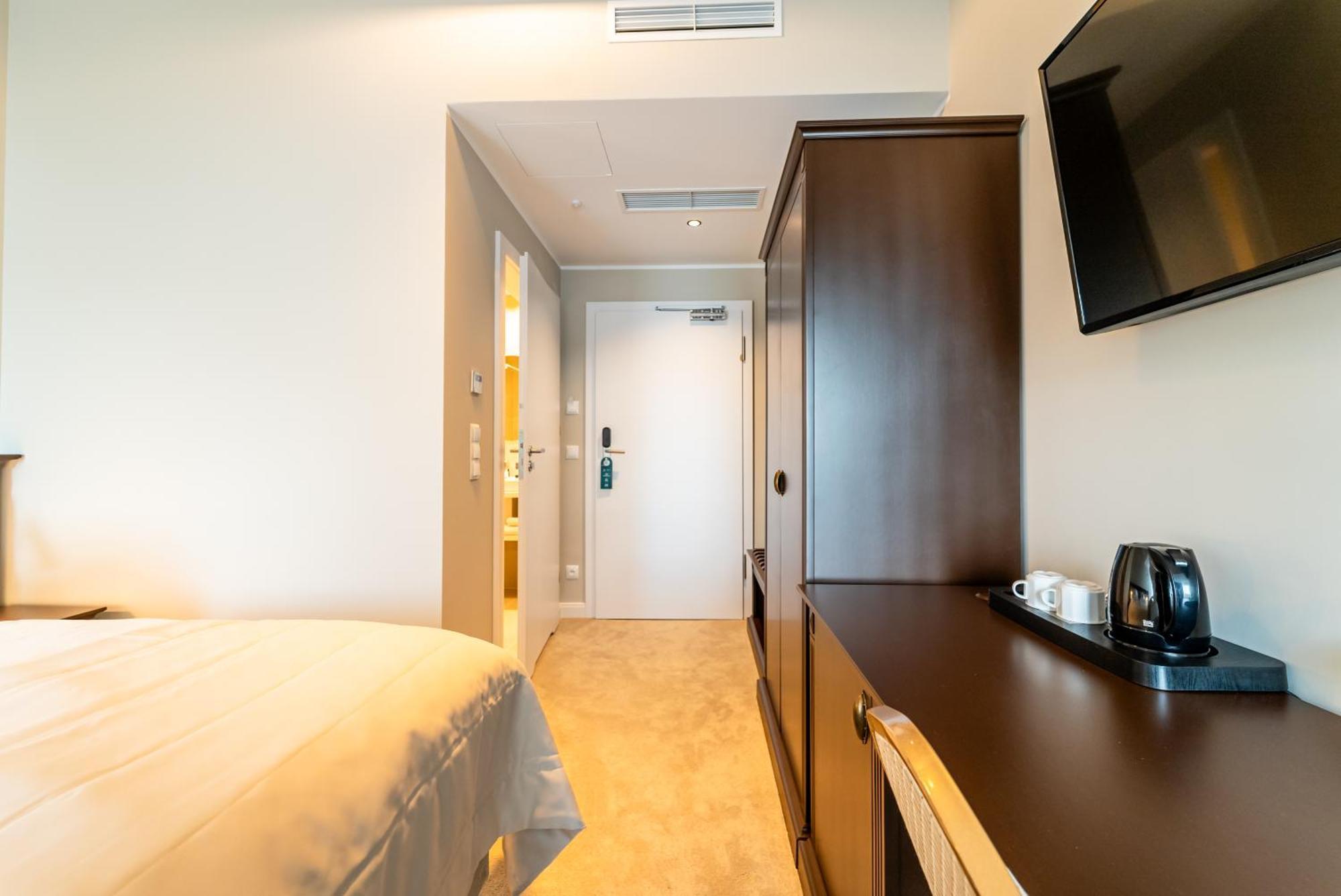 אופולה Hotel Piast מראה חיצוני תמונה